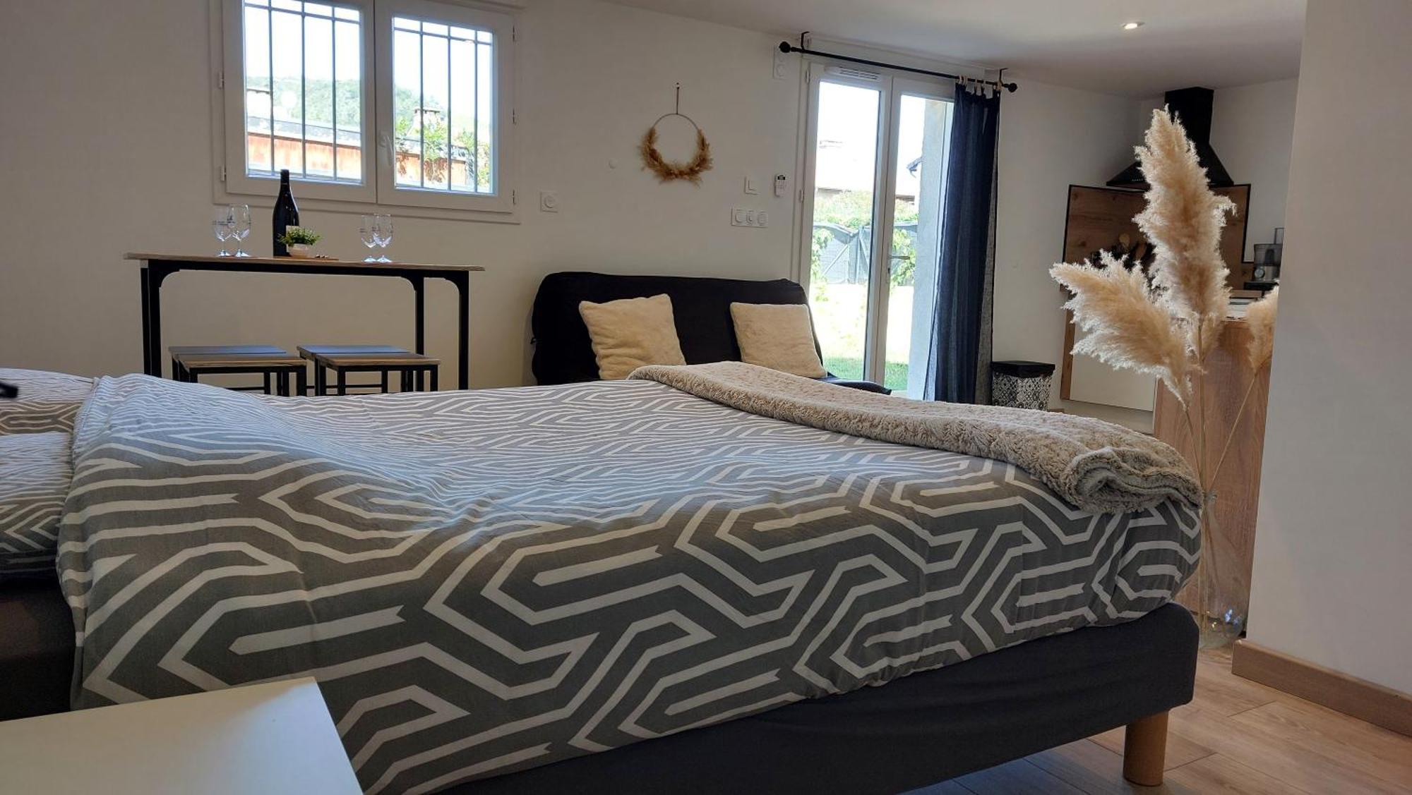 Le Studio Du Doux Tournon-sur-Rhone Exteriör bild