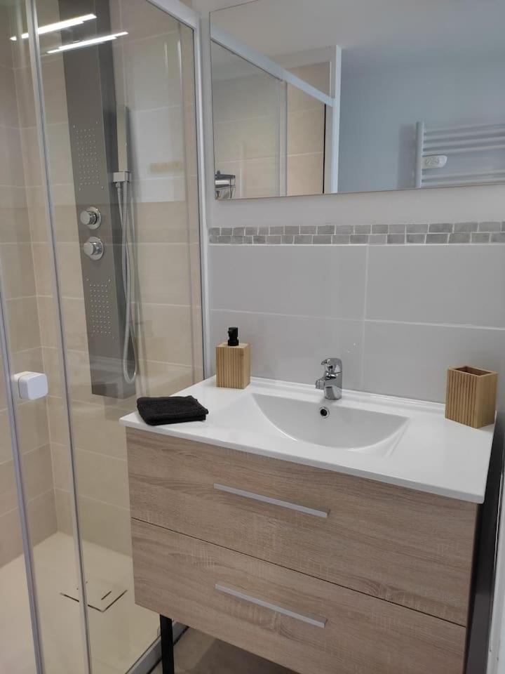 Le Studio Du Doux Tournon-sur-Rhone Exteriör bild